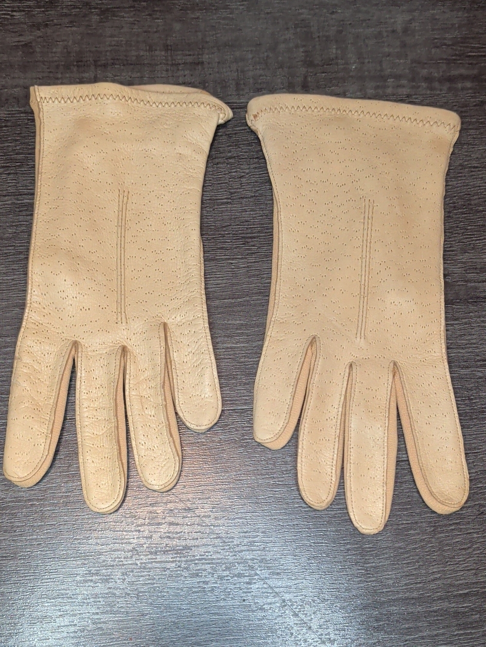 Vintage 60s Fownes Beige Women's Leather Gloves Deerskin SZ Small